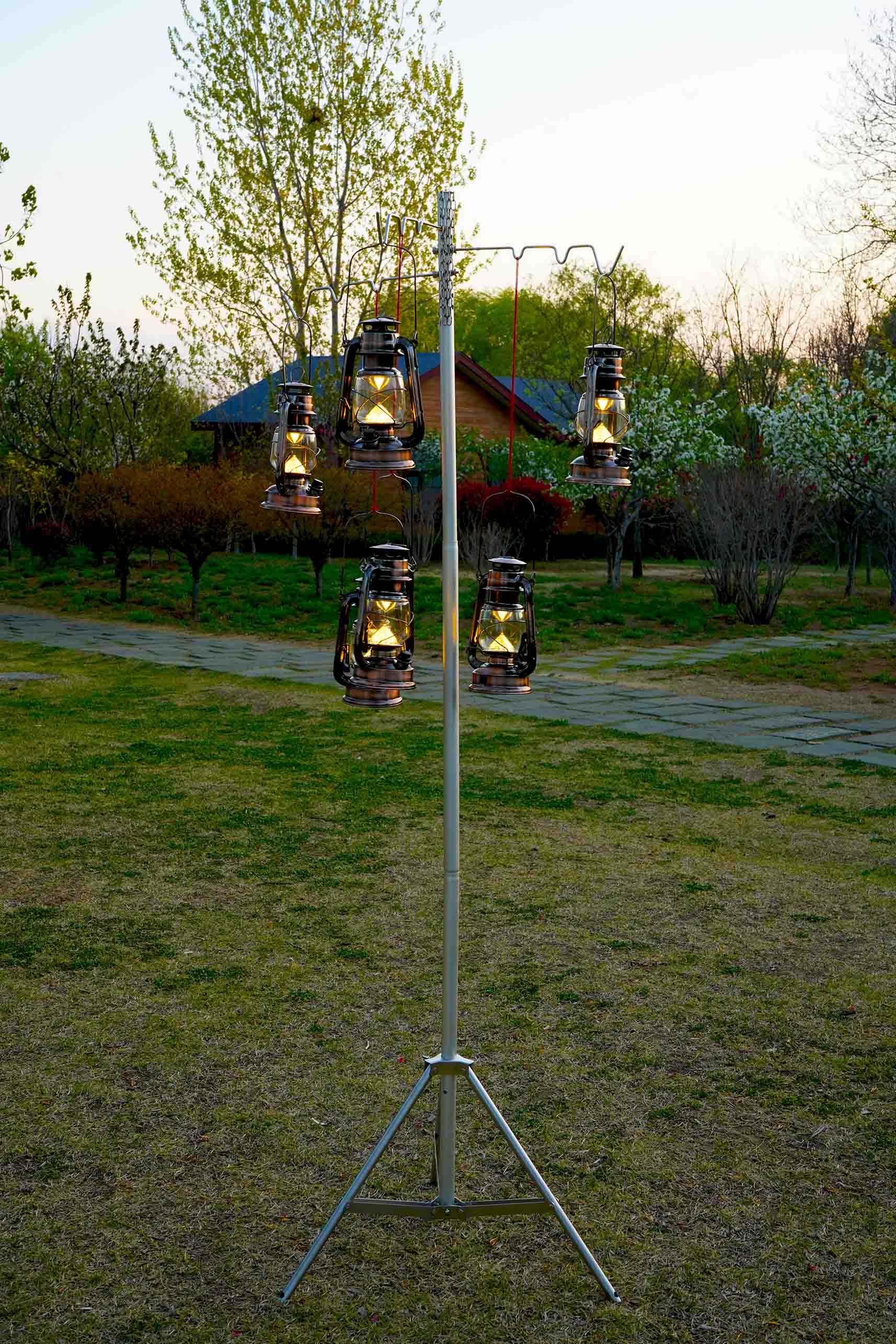 Телескопическая стойка-штатив для фонарей Winnerwell Lantern Stand