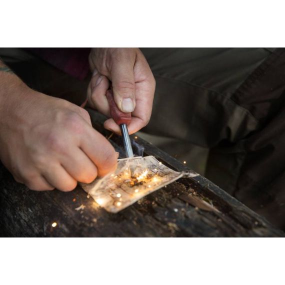 Огниво Kupilka FireSteel 8, Cranberry, Цвет: Cranberry, изображение 2 - MyBiggame Огниво Kupilka FireSteel 8, Cranberry, Цвет: Cranberry, изображение 2