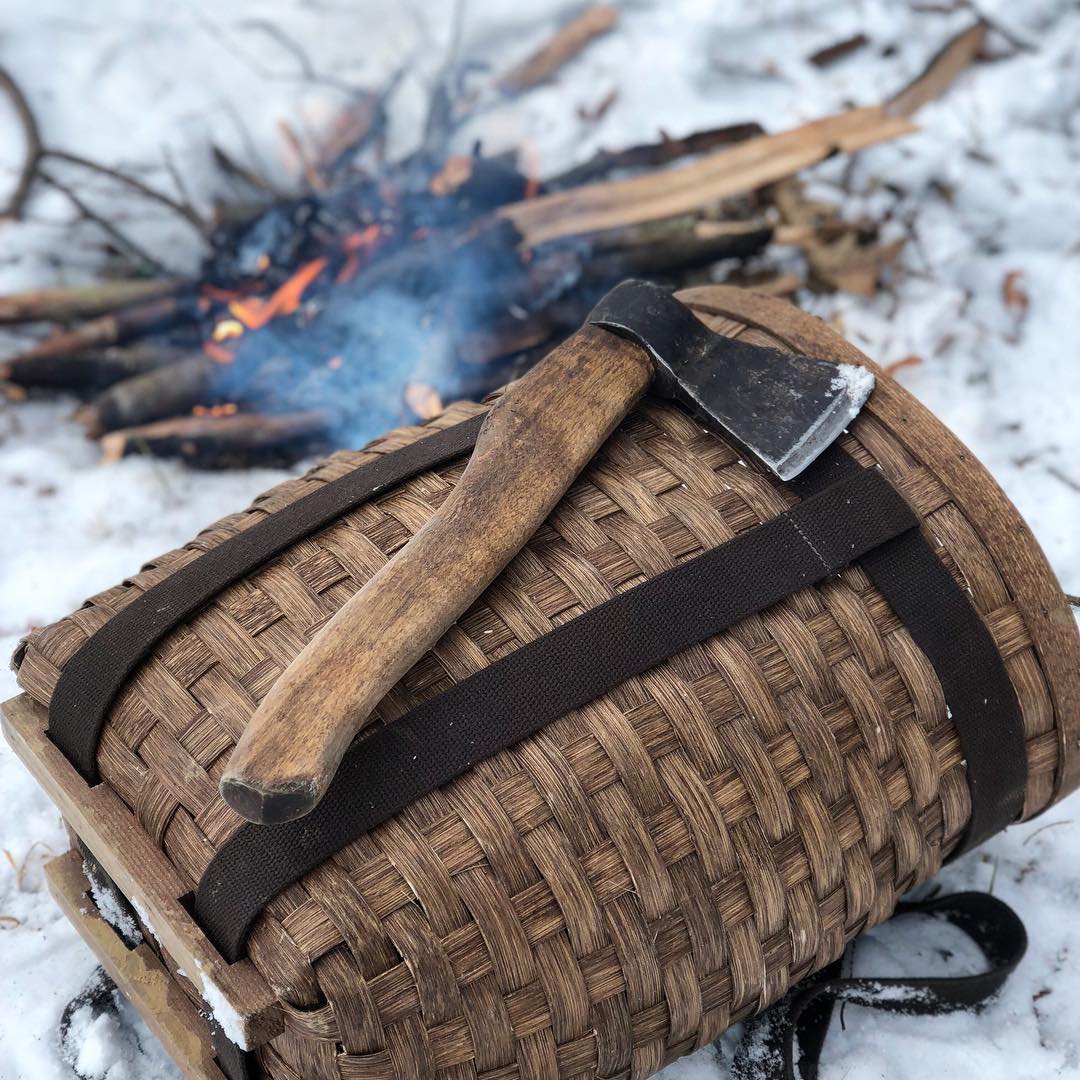 Малая плетеная корзина-пестерь Frost River Pack Basket Small