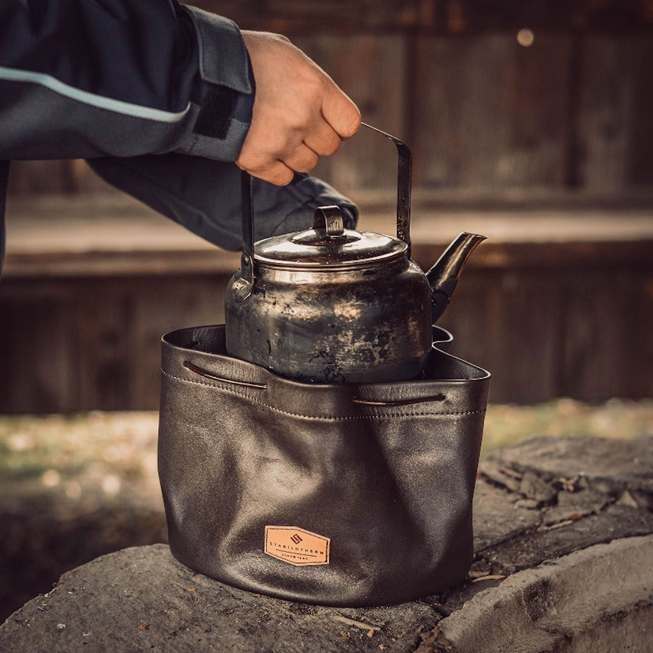 Кожаный чехол для хранения походного чайника Stabilotherm Coffee Pot Case
