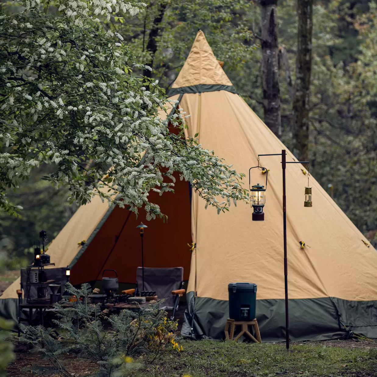 Большая туристическая палатка True Brands Tent Safir 9 Pro для похода, кемпинга, путешествия, семейного отдыха на природе