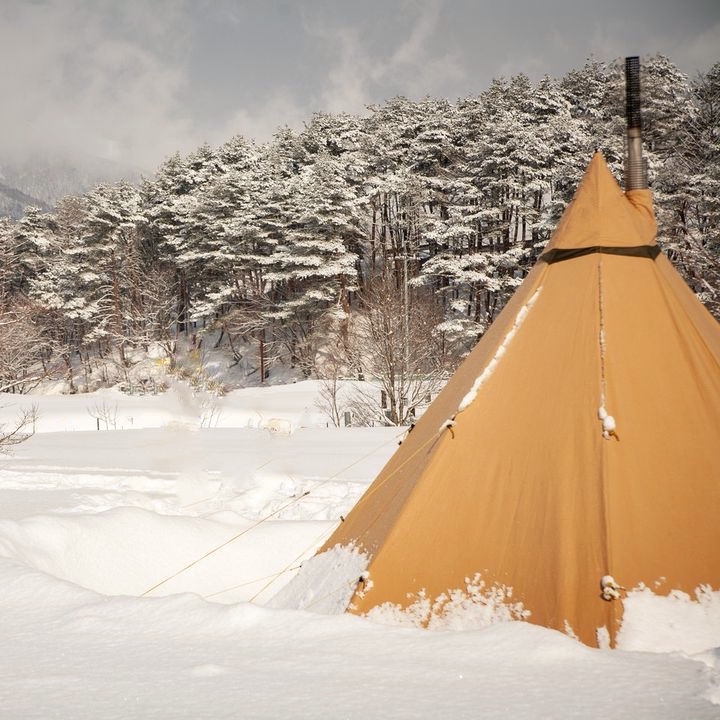 Большая зимняя палатка с печкой True Brands Tent Safir 9 Pro для туризма, зимних походов, экспедиций